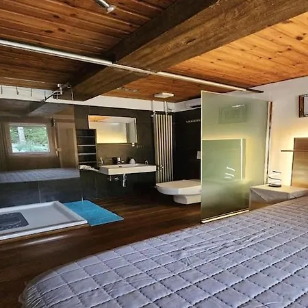 In Belgium With Lush Garden Retreat, Cleaning Included Dom wakacyjny *