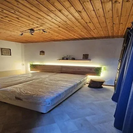 In Belgium With Lush Garden Retreat, Cleaning Included Dom wakacyjny *