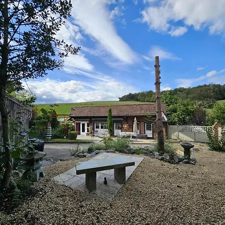 Dom wakacyjny In Belgium With Lush Garden Retreat, Cleaning Included Hastière-Lavaux